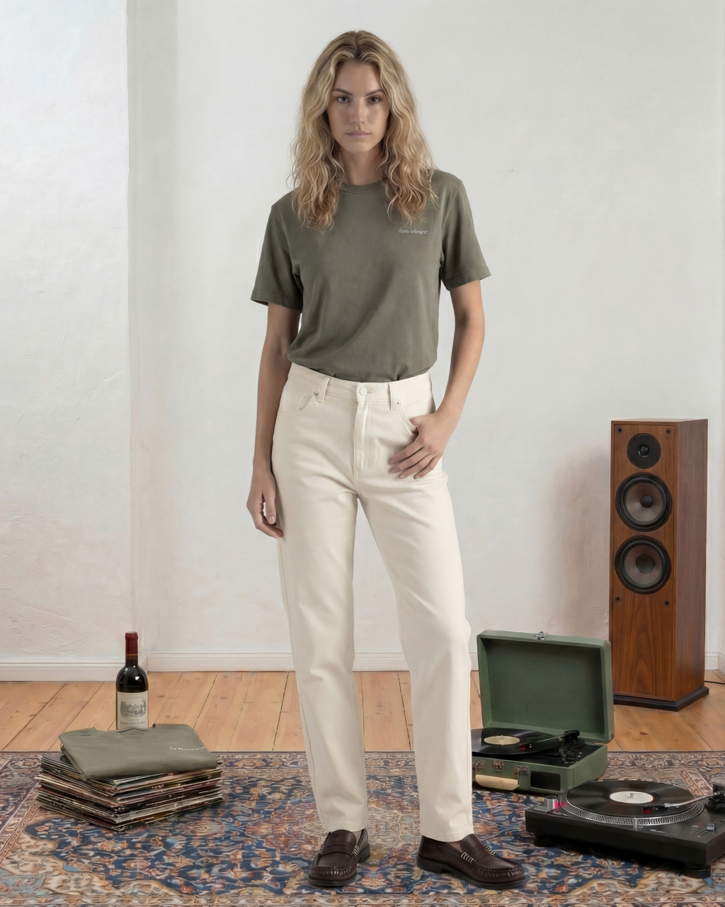 The Bon Vivant T-Shirt – Khaki.