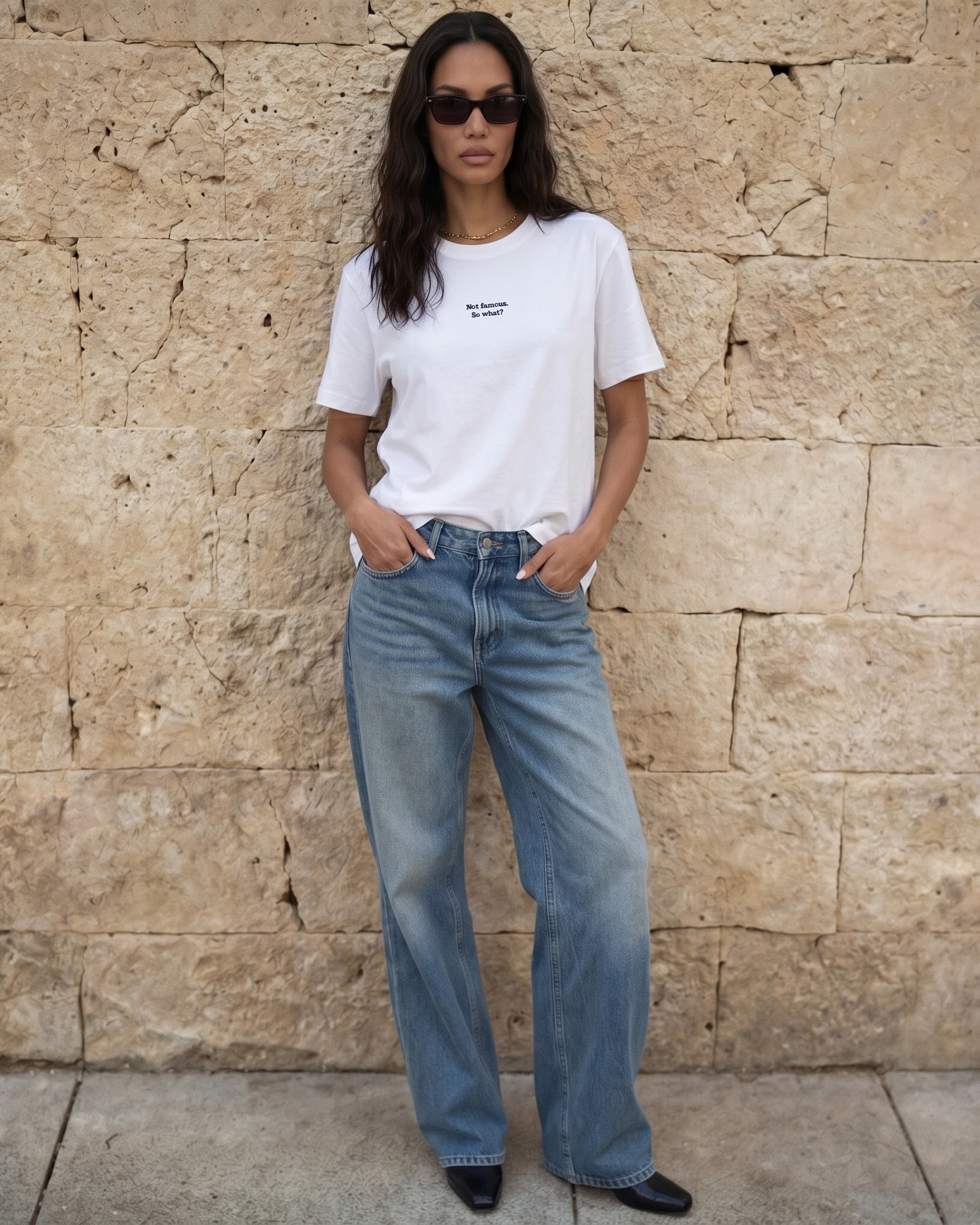 The "Not famous. So what?" T-shirt - Off-White.