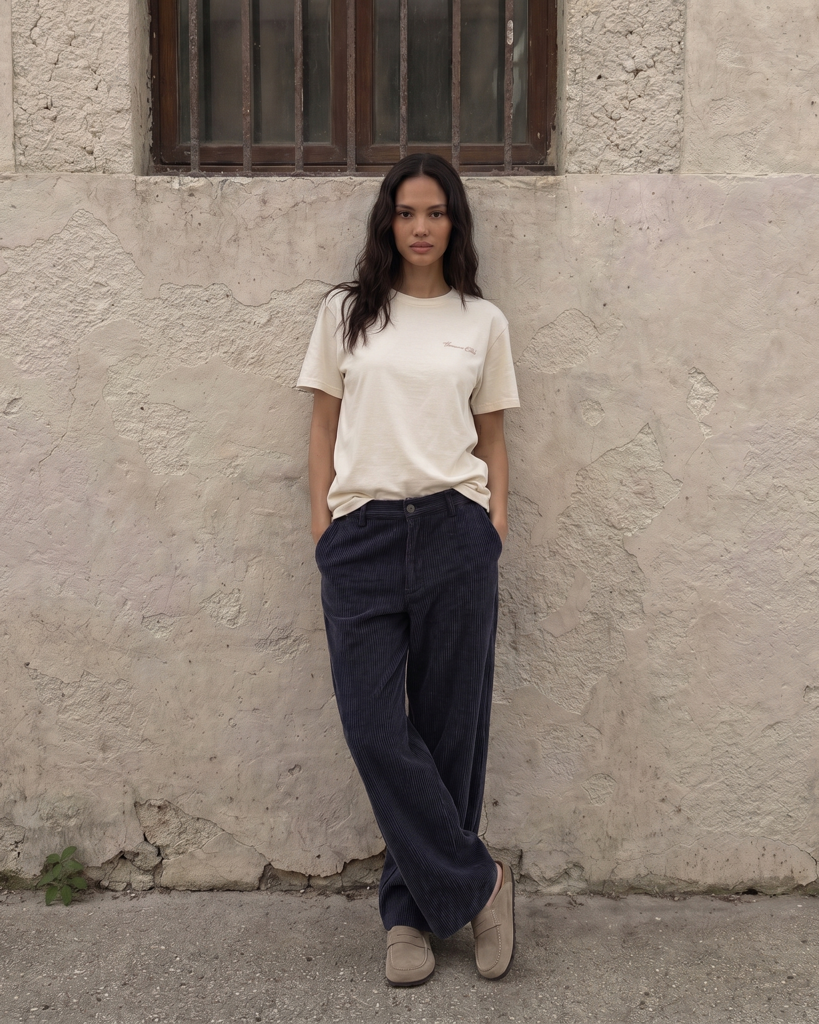 The Signature T-Shirt - Ivory.