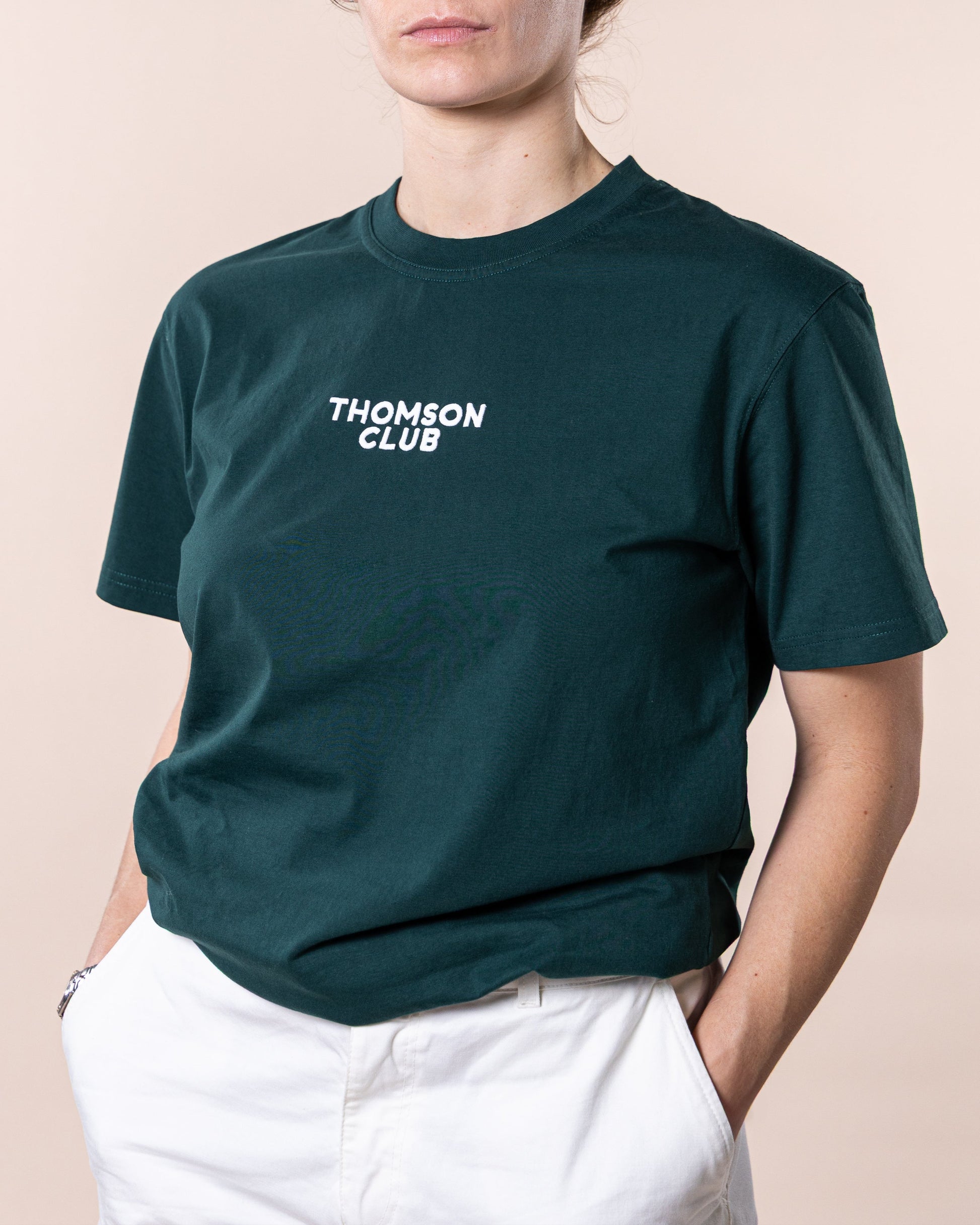 A t-shirt feminina que une simplicidade e estilo intemporal.